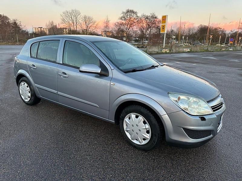 Begagnad 2007 Opel Astra Halvkombi | 15 900 kr (Marknadspris) - Bild 1/4