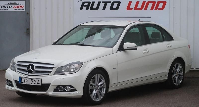Vit Begagnad 2012 Mercedes C180 Avantgarde Sedan | 125 000 kr (Marknadspris) - Bild 1/4