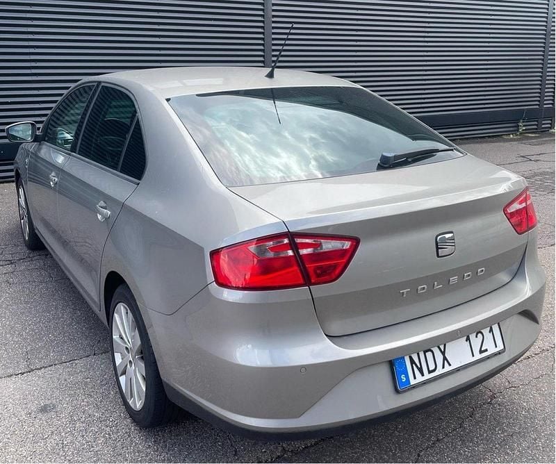 Begagnad Seat Toledo 105 HK (77 kW) 2013 Brun Halvkombi