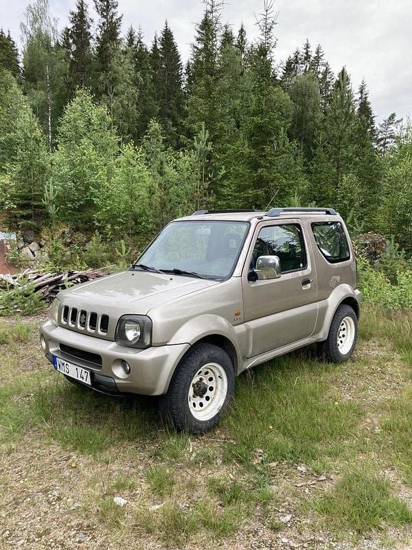 Brun Begagnad 2005 Suzuki Jimny SUV | 65 000 kr (Marknadspris) - Bild 1/4