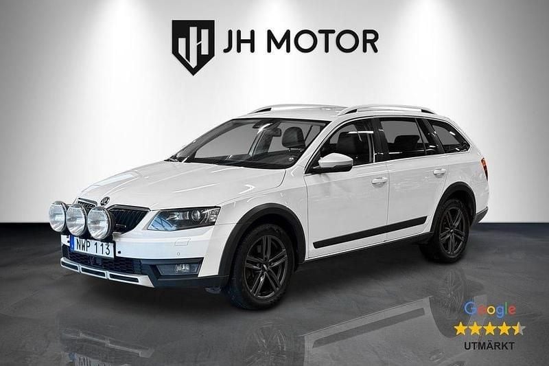 Vit Begagnad 2015 Skoda Octavia Scout Business Line Kombi | 119 900 kr - Bild 1/4