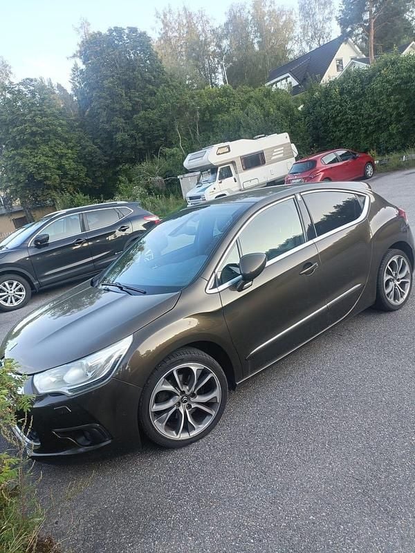Begagnad 2011 Citroën DS4 Halvkombi | 49 000 kr - Bild 1/4