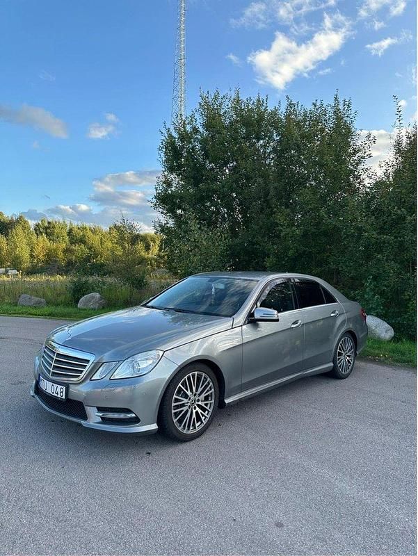 Silver Begagnad 2012 Mercedes E220 AMG Sedan | 105 000 kr (Marknadspris) - Bild 1/4