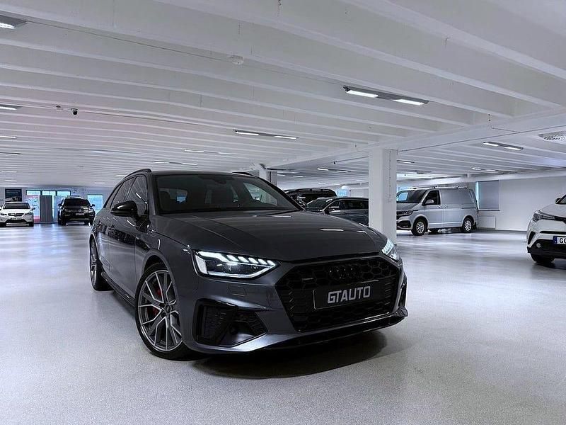 Grå Begagnad 2022 Audi A4 Competition Kombi | 419 900 kr (Dyr) - Bild 1/3