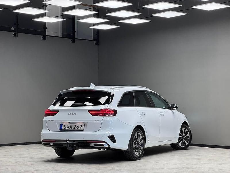 Begagnad Kia Ceed Sportswagon Advance 141 HK (103 kW) 2024 Vit Kombi