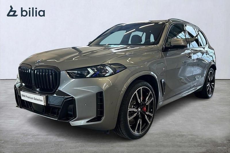 Begagnad BMW X5 M Sport 490 HK (360 kW) 2025 Grå SUV
