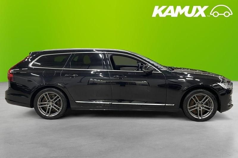 Begagnad Volvo V90 Core 350 HK (257 kW) 2023 Svart Kombi