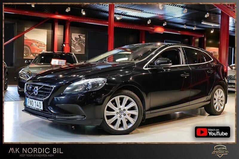 Svart Begagnad 2014 Volvo V40 Kombi | 169 500 kr (Lite dyr) - Bild 1/4