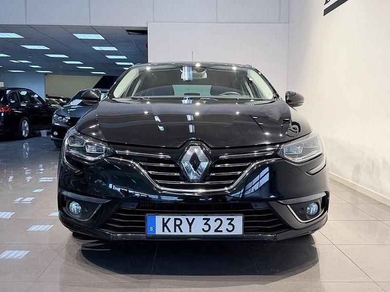 Begagnad Renault Mégane IV 132 HK (97 kW) 2016 Svart Halvkombi