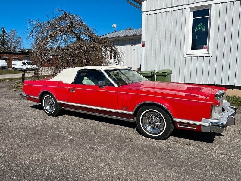 Begagnad Lincoln Continental 162 HK (119 kW) 1979 Röd Cab