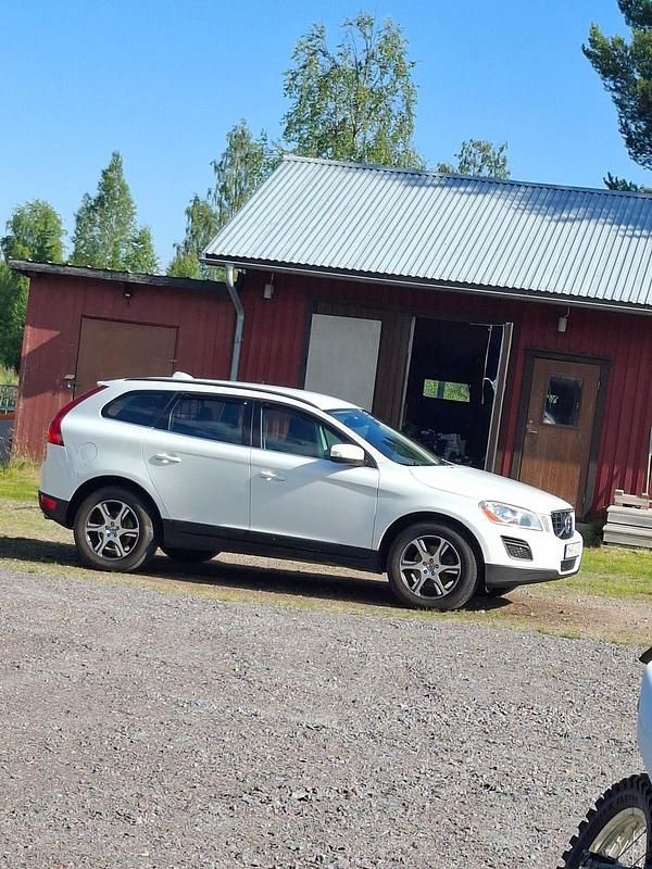 Begagnad 2012 Volvo XC60 SUV | 119 000 kr (Marknadspris) - Bild 1/2
