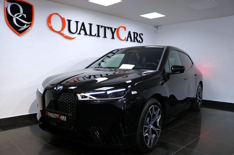 Svart Begagnad 2022 BMW iX Comfort Edition SUV | 559 000 kr (Marknadspris) - Bild 1/4