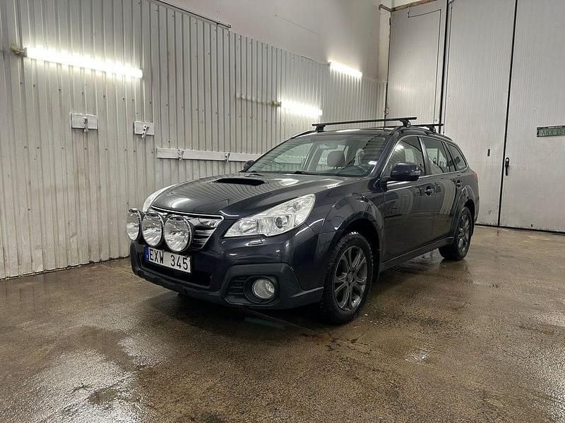Grå Begagnad 2013 Subaru Outback Kombi | 89 900 kr (Marknadspris) - Bild 1/4