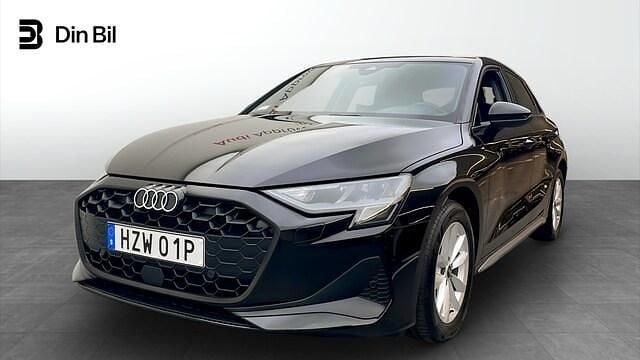 Brilliantsvart Begagnad 2025 Audi A3 Proline | 319 000 kr (Marknadspris) - Bild 1/4