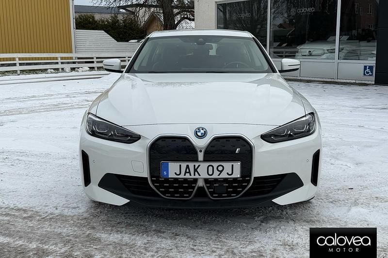 Begagnad BMW i4 253 kW (344 HK) 2024 Vit Sedan