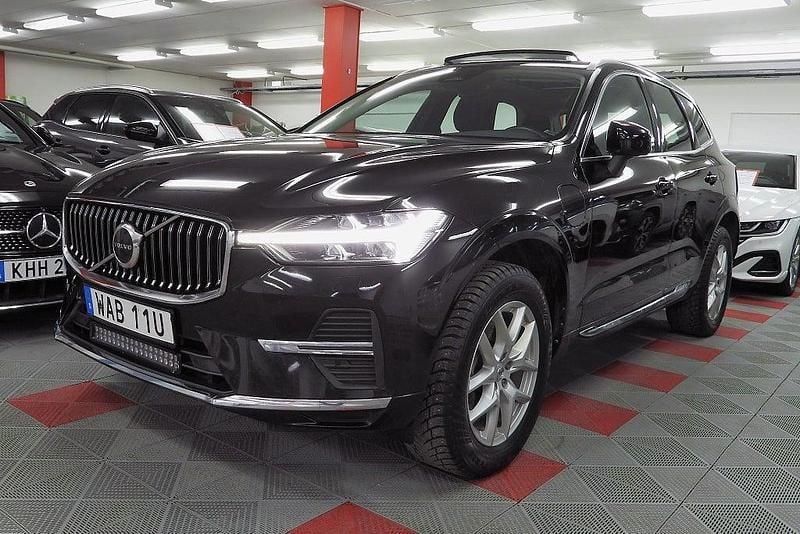 Svart Begagnad 2022 Volvo XC60 Core SUV | 319 500 kr (Superpris) - Bild 1/4