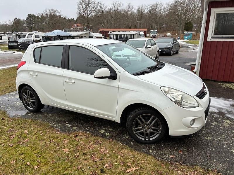 Begagnad Hyundai i20 90 HK (66 kW) 2011 Halvkombi