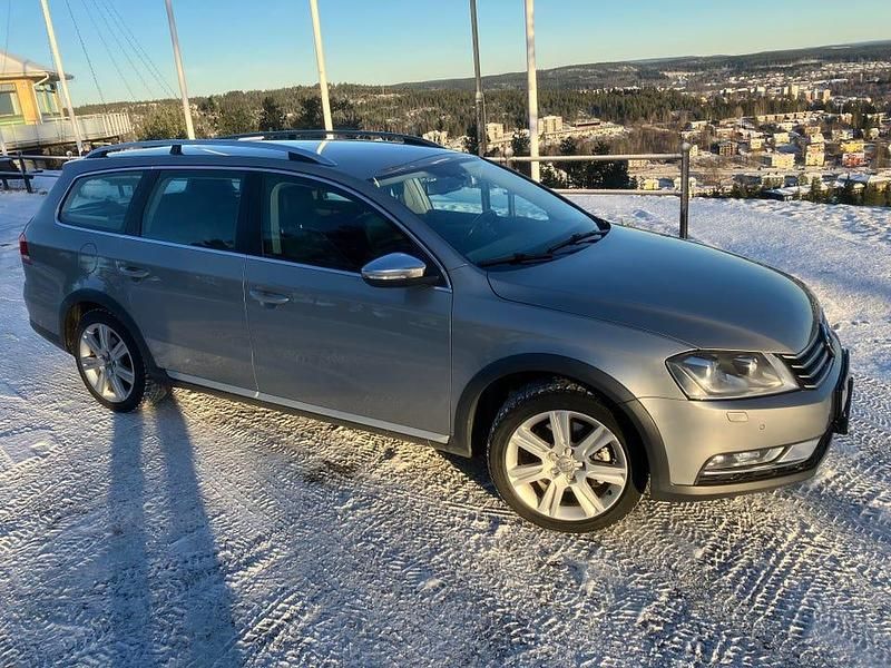 Tungsten silver Begagnad 2015 VW Passat Alltrack Kombi | 102 000 kr (Superpris) - Bild 1/4