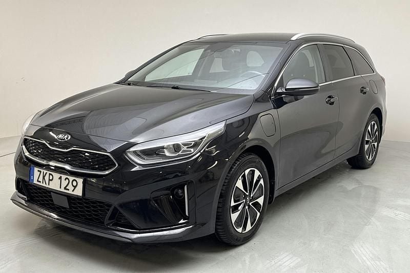 Svart Begagnad 2020 Kia Ceed Advance | 199 800 kr (Marknadspris) - Bild 1/4
