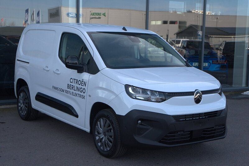 Begagnad Citroën Berlingo Business Class 131 HK (96 kW) 2024 Vit Minibuss