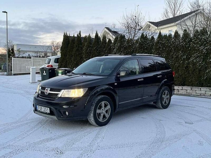 Svart Begagnad 2013 Fiat Freemont SUV | 99 900 kr (Marknadspris) - Bild 1/4