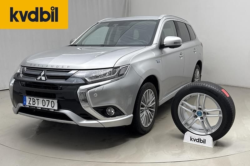 Begagnad Mitsubishi Outlander 121 HK (88 kW) 2018 Silver SUV