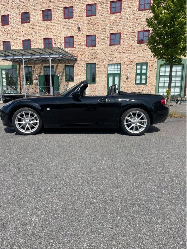 Svart Begagnad 2010 Mazda MX5 Cab | 135 000 kr (Marknadspris) - Bild 1/4