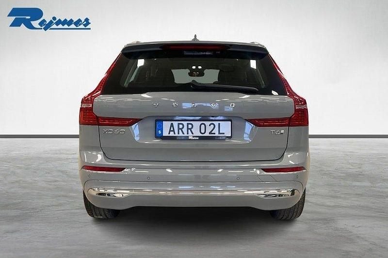Begagnad Volvo XC60 Core 253 HK (186 kW) 2024 Grå SUV