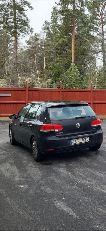 Begagnad VW Golf VI 102 HK (75 kW) 2011 Halvkombi