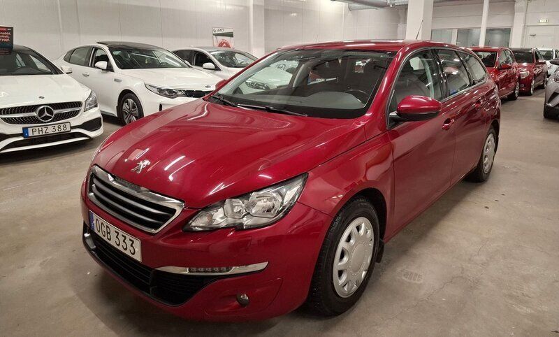 Ljusröd (vinröd) Begagnad 2016 Peugeot 308 Active Kombi | 88 000 kr (Marknadspris) - Bild 1/4