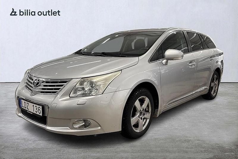 Silver Begagnad 2010 Toyota Avensis Sedan | 77 000 kr (Marknadspris) - Bild 1/3