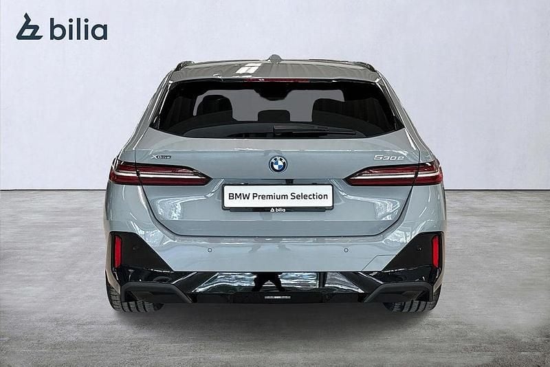 Begagnad BMW 530e Comfort Edition 2026 Grå Kombi