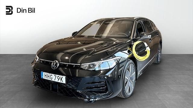 Ny 2025 VW Passat R-line Edition | 556 400 kr (Bra pris) - Bild 1/4