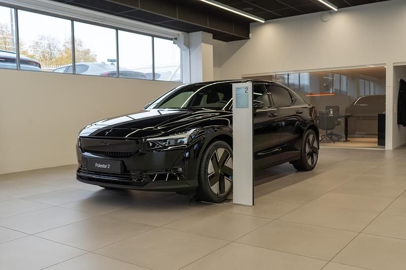 Ny Polestar 2 Long Range Single Motor 11 kW (15 HK) 2026 Svart Halvkombi