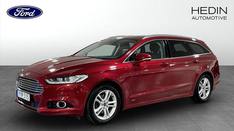 Röd (red) Begagnad 2018 Ford Mondeo Titanium Kombi | 189 900 kr (Marknadspris) - Bild 1/4