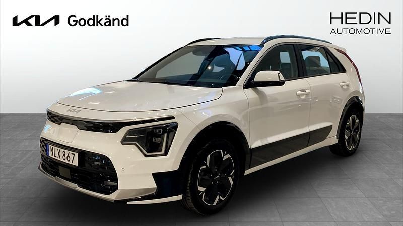Vit (white) Begagnad 2022 Kia e-Niro 2 SUV | 329 900 kr (Dyr) - Bild 1/4