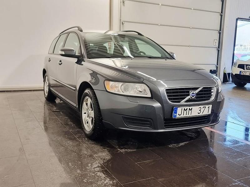 Begagnad Volvo V50 Kinetic 125 HK (91 kW) 2008 Grå Kombi