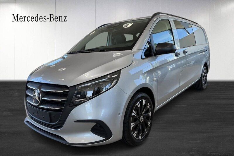 Svart Ny 2025 Mercedes Vito Minibuss | 719 875 kr (Marknadspris) - Bild 1/4