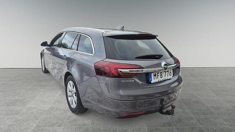 Begagnad Opel Insignia Business 170 HK (125 kW) 2017 Grå Kombi