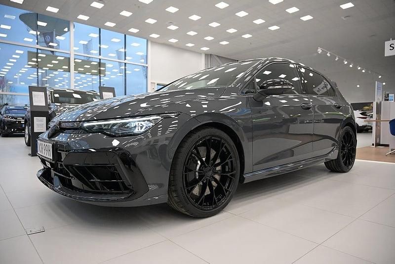 Ny 2026 VW Golf VIII Black Edition Halvkombi | 799 700 kr - Bild 1/3