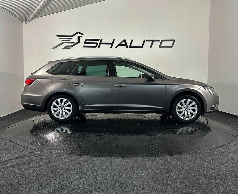 Begagnad Seat Leon ST Style 111 HK (81 kW) 2016 Grå Kombi