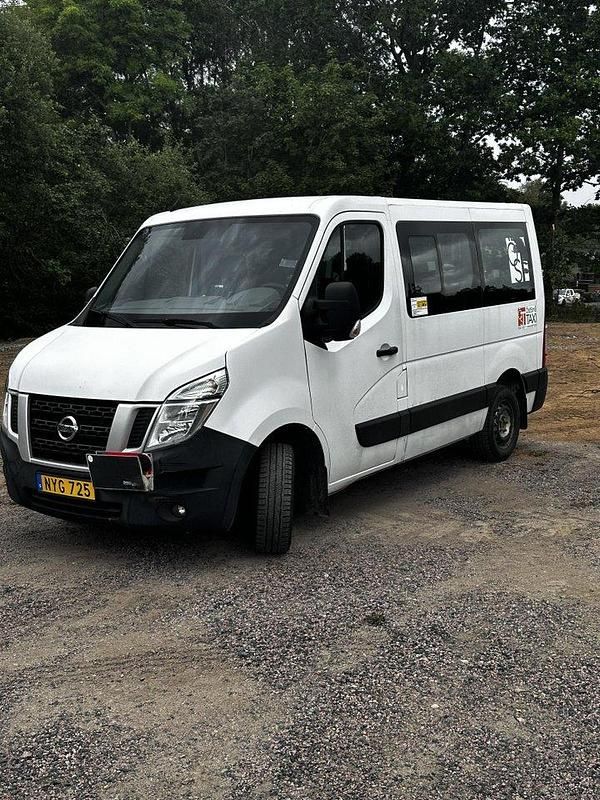 Vit Begagnad 2016 Nissan NV400 Van | 110 000 kr (Bra pris) - Bild 1/3
