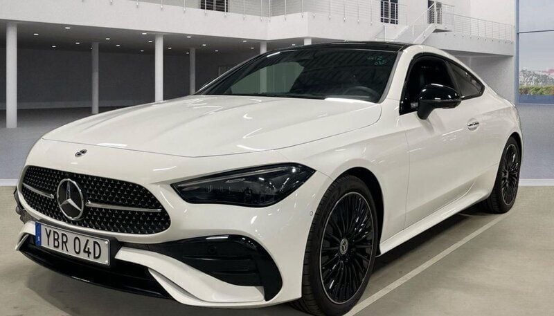 Vit Begagnad 2024 Mercedes CLE300 AMG Sportkupé | 649 500 kr (Bra pris) - Bild 1/4