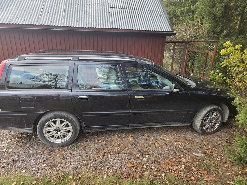 Svart Begagnad 2007 Volvo V70 Kinetic Kombi | 10 000 kr (Superpris) - Bild 1/4