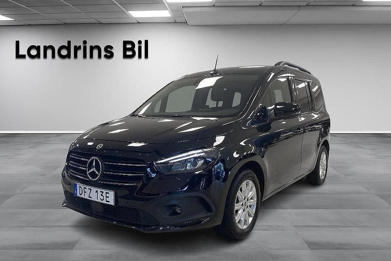 Begagnad 2024 Mercedes 180 Sedan | 299 000 kr - Bild 1/4