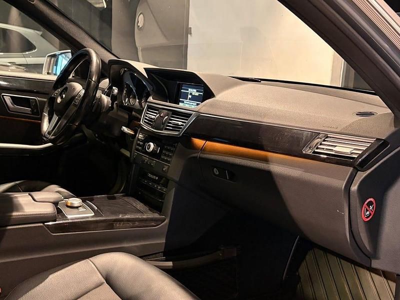 Begagnad Mercedes E220 Avantgarde 170 HK (125 kW) 2011 Silver Kombi