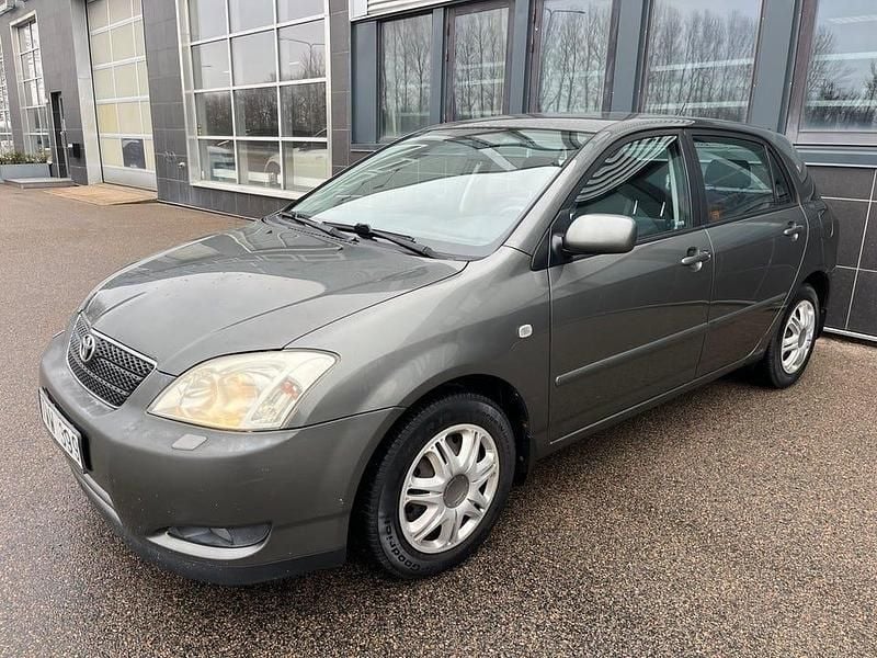 Begagnad Toyota Corolla 110 HK (80 kW) 2002 Grå