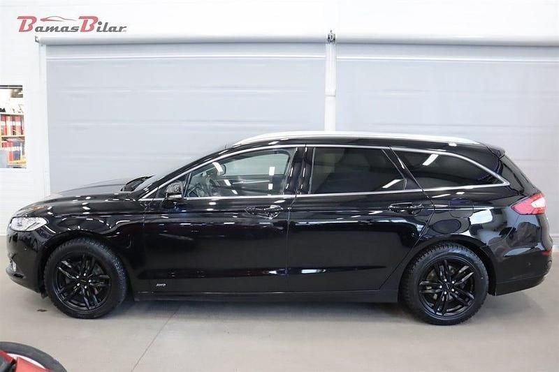 Begagnad Ford Mondeo Titanium 180 HK (132 kW) 2017 Svart Kombi