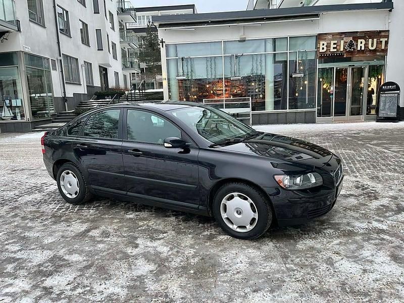 Begagnad 2007 Volvo S40 Sedan | 28 000 kr (Bra pris) - Bild 1/4