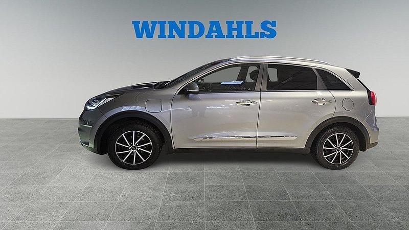 Grå Begagnad 2018 Kia Niro Advance SUV | 209 000 kr (Marknadspris) - Bild 1/4